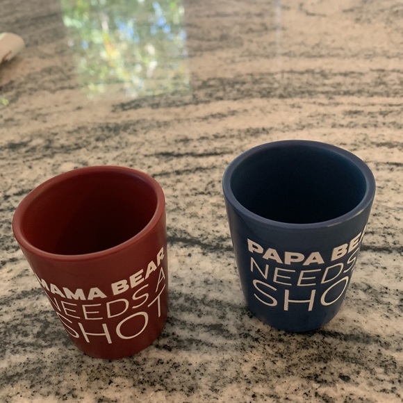Set of two shot glasses, mama bear and papa bear - Picture 2 of 4